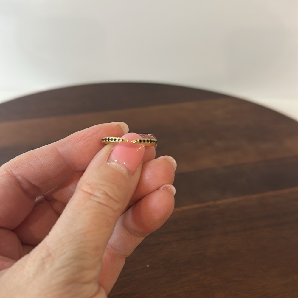 Gold Ring - Picture 4 of 7